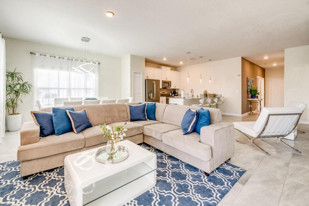 Storey Lake - New 5 bedrooms Villa - main image