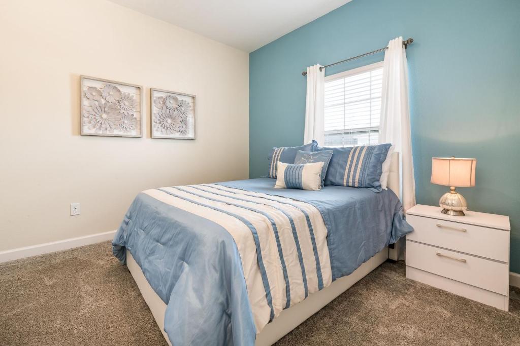 Storey Lake - New 5 bedrooms Villa - image 2
