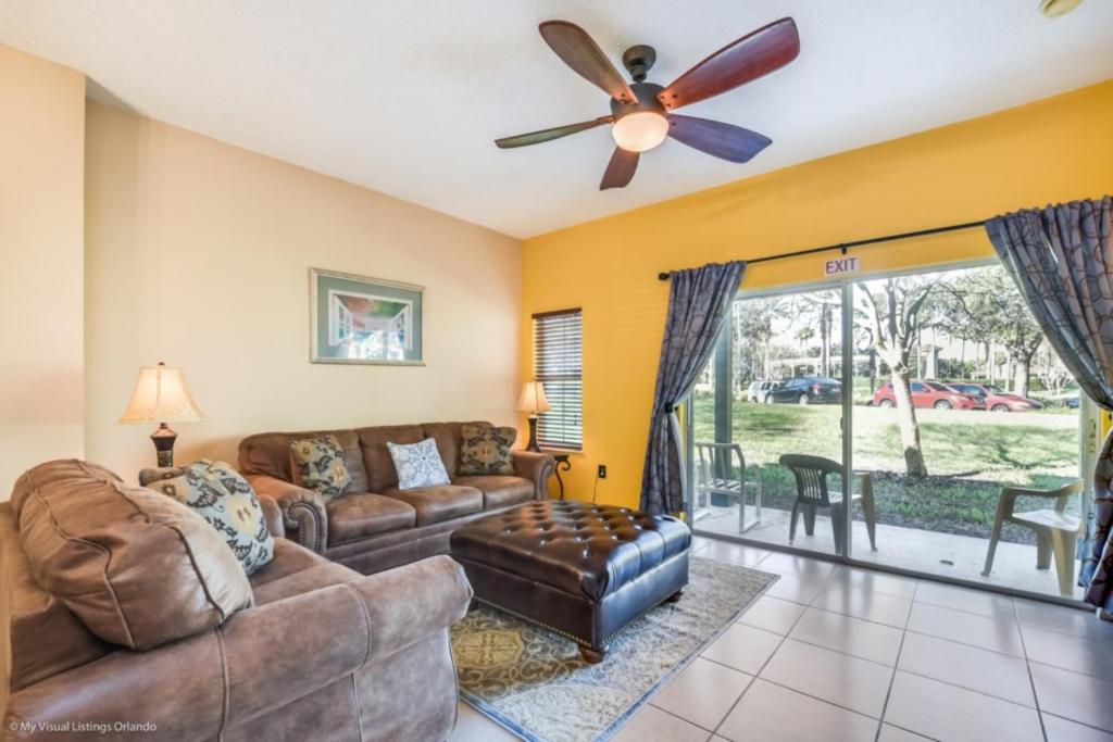 Beautiful Townhome with Private Pool Close to Disney Orlando Townhome 3145 - image 3