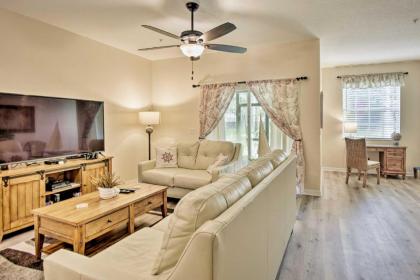 Central townhome with Pool Access about 10 min to Disney