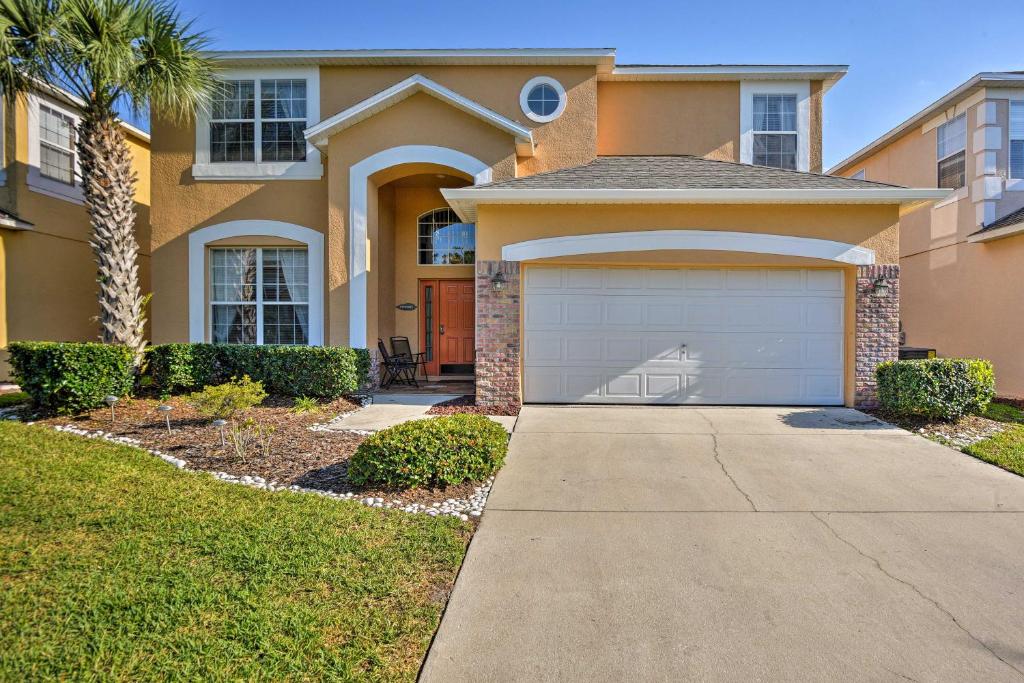 Luxe Terra Verde Villa with Theater 6 Mi to Disney! - image 3