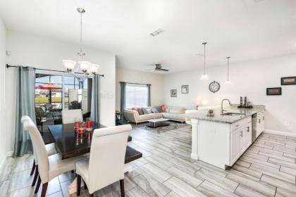 Lake View townhouse