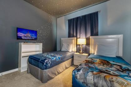 Amazing 3 bedroom condo with Star Wars bedroom - image 9