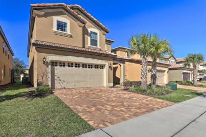 Disney Family Fun with Lanai 8 miles to Parks Kissimmee Florida
