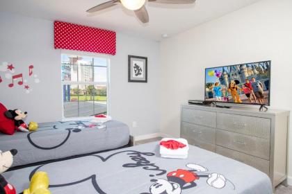 Ravishing Four Bd w/ Pool Close to Disney 4947 - image 6
