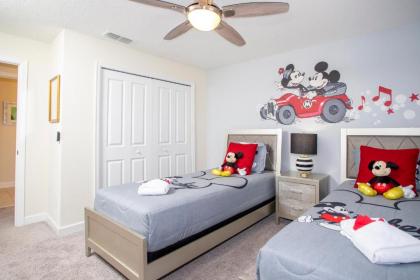Ravishing Four Bd w/ Pool Close to Disney 4947 - image 8