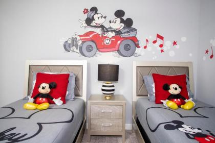 Ravishing Four Bd w/ Pool Close to Disney 4947 - image 9
