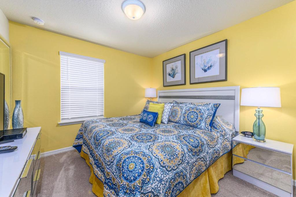 Splendid 5 Bd w/ Pool @ Windsor Westside 8921 - image 4