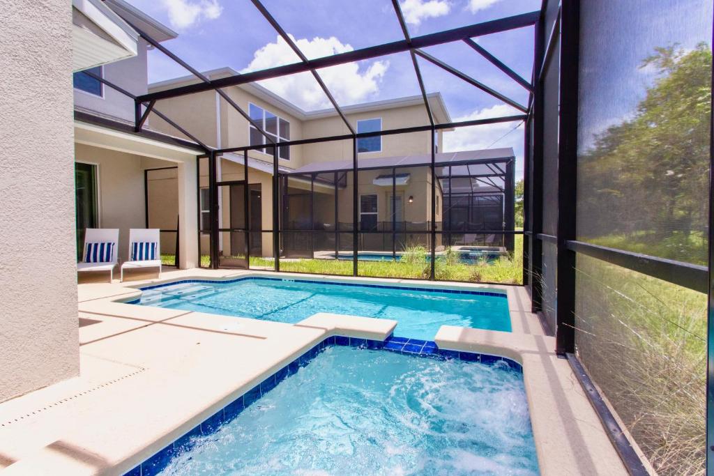 Stunning 5 Bd w/ Pool Close to Disney @ Storey Lake 2767 - main image