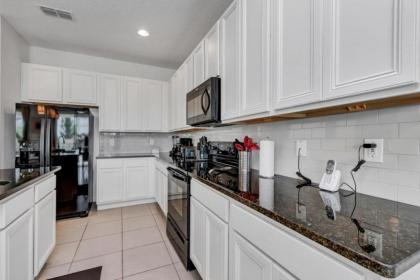 Rent Your Dream Holiday Villa on Sonoma Resort Orlando Villa 3648 - image 8