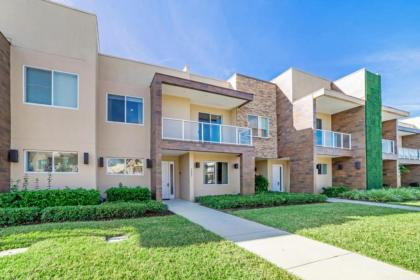 Imagine You and Your Family Renting this 5 Star Townhome on Magic Village Resort Orlando Townhome 3704 - image 2