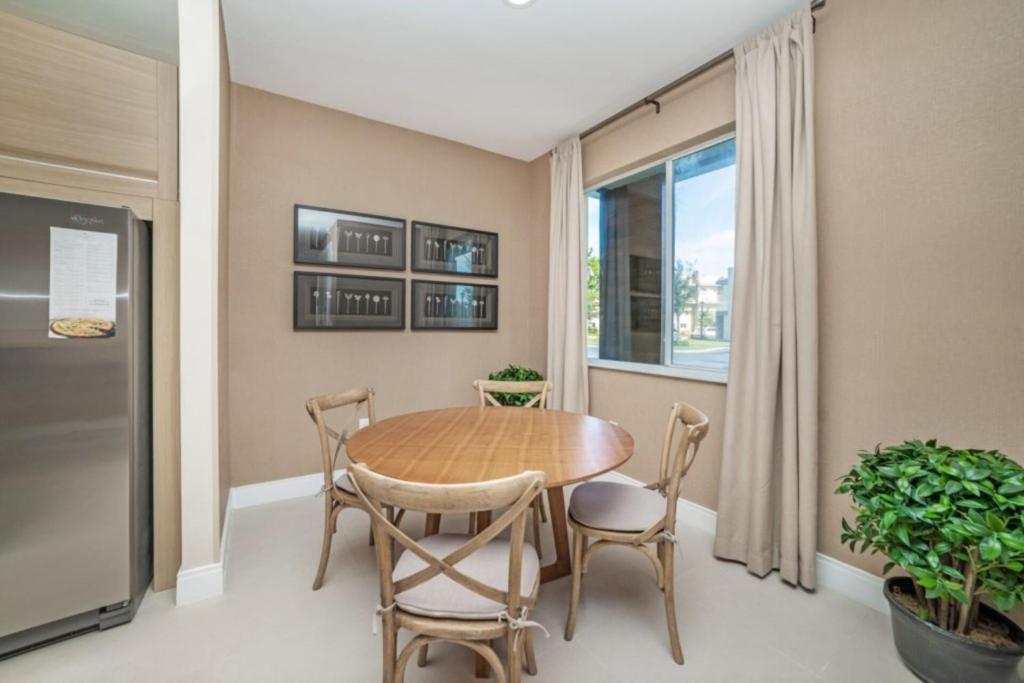 Imagine You and Your Family Renting this 5 Star Townhome on Magic Village Resort Orlando Townhome 3704 - image 5