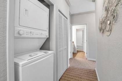 Stunning 3BR Near Disney - Pool and Hot Tub! - image 4