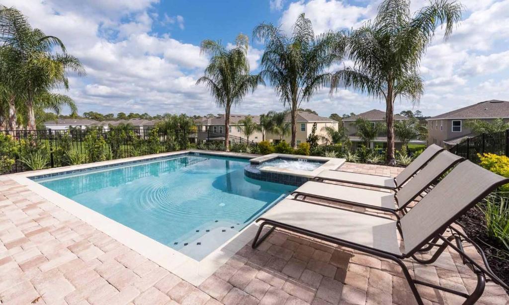 Luxury Contemporary Style Villa on Encore Resort at Reunion Orlando Villa 4385 - image 3