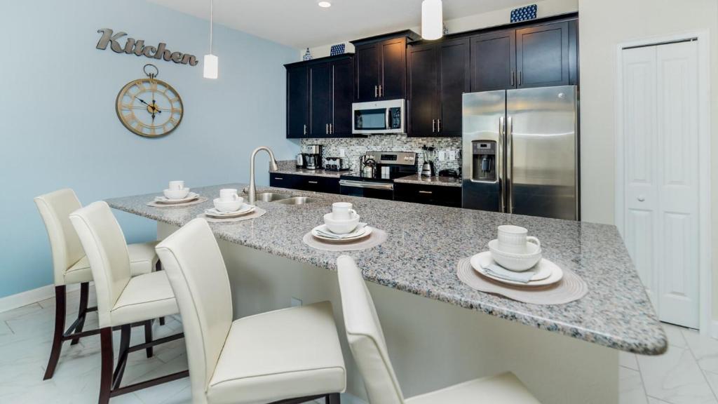 Beautiful 5 Star Townhome on Storey Lake Resort with Private Pool Orlando Townhome 4889 - image 2