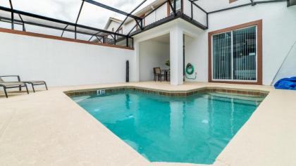 Beautiful Townhome with first class amenities on Storey Lake Resort Orlando Townhome 4897 - image 2