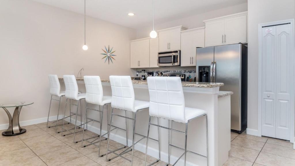 Luxury Contemporary Style Villa on Paradise Palms Resort Orlando Villa 4793 - image 2