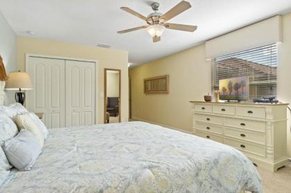 Spacious Vacation Home with Pool & Jacuzzi Near Disney - image 16