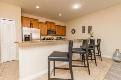 Spetacular TownHome With Private Pool close to Disney 8919PP - image 7