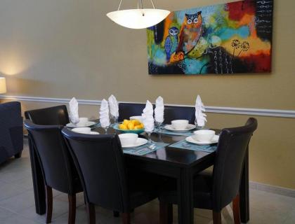 Immaculate and Convenient Villa in Sunny Kissimmee - Two Bedroom #1 - image 3