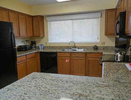 Immaculate and Convenient Villa in Sunny Kissimmee - Two Bedroom #1 - image 4