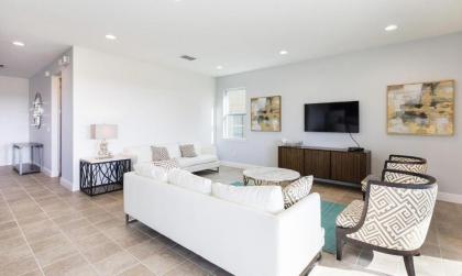 Rent Your Own Orlando Villa with Large Private Pool on Encore Resort at Reunion Orlando Villa 4395 - image 6