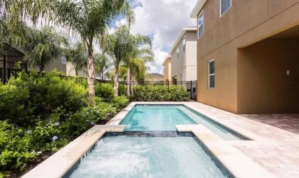 Beautiful Villa with first class amenities on Encore Resort at Reunion Orlando Villa 4376 - image 2