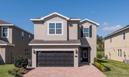 Beautiful Villa with first class amenities on Encore Resort at Reunion Orlando Villa 4418 - image 2