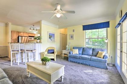 Colorful Condo with Pool Access and more 6 mi to Disney Florida