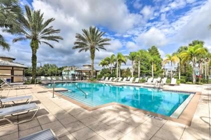 Colorful Condo with Pool Access and More 6 Mi to Disney - image 2