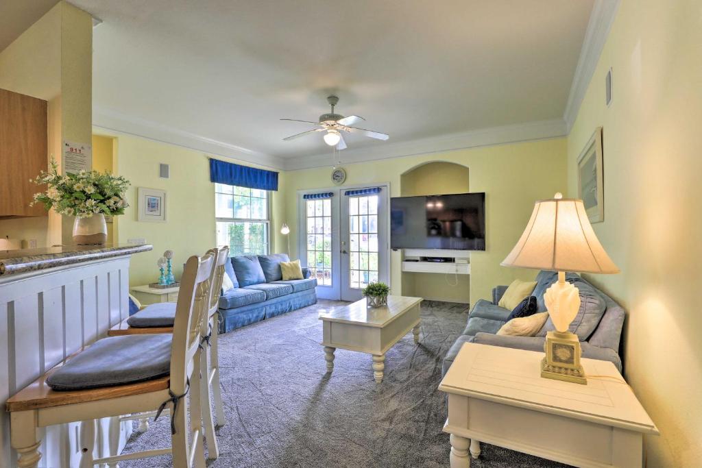 Colorful Condo with Pool Access and More 6 Mi to Disney - image 5