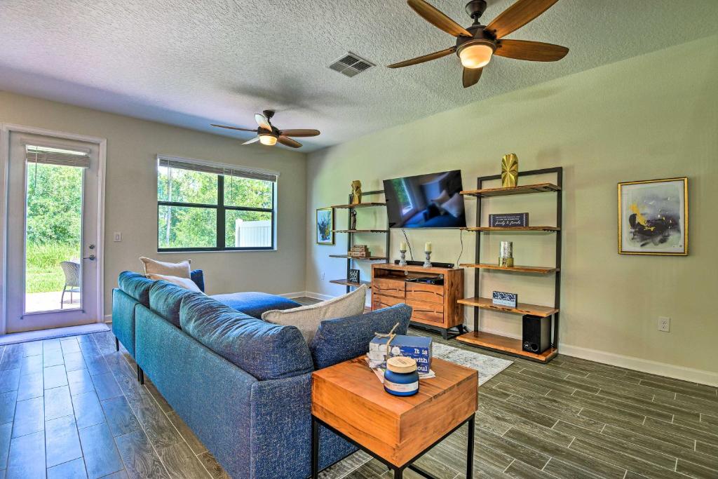 Modern Davenport Townhome with Resort Amenities - main image