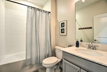 Modern Davenport Townhome with Resort Amenities - image 15