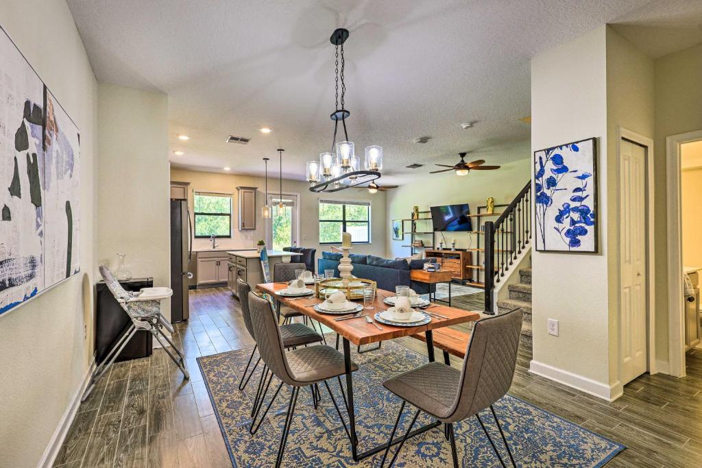 Modern Davenport Townhome with Resort Amenities - image 7