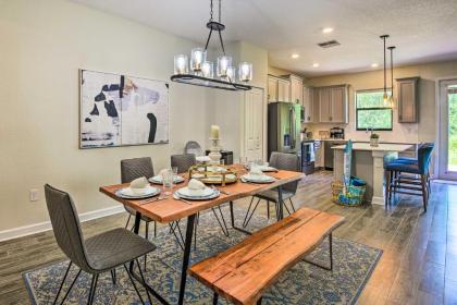 Modern Davenport Townhome with Resort Amenities - image 9