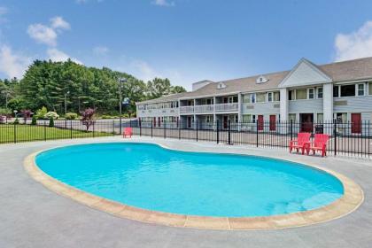 Days Inn by Wyndham Kittery - image 13