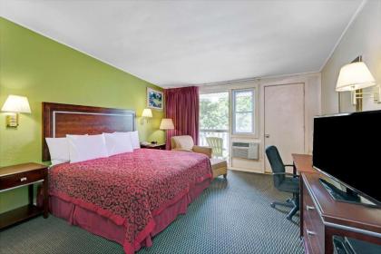 Days Inn by Wyndham Kittery - image 2