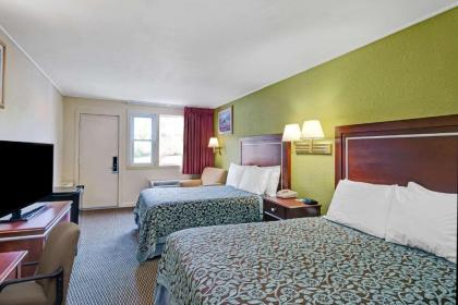 Days Inn by Wyndham Kittery - image 4