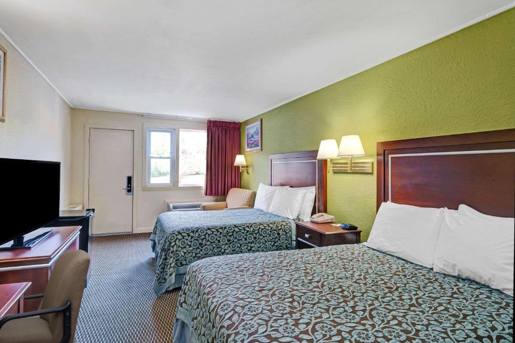 Days Inn by Wyndham Kittery - image 4