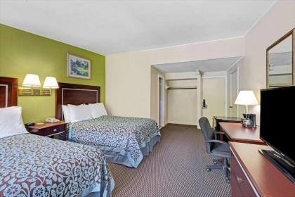 Days Inn by Wyndham Kittery - image 8