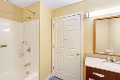 Ramada by Wyndham Kittery - image 2