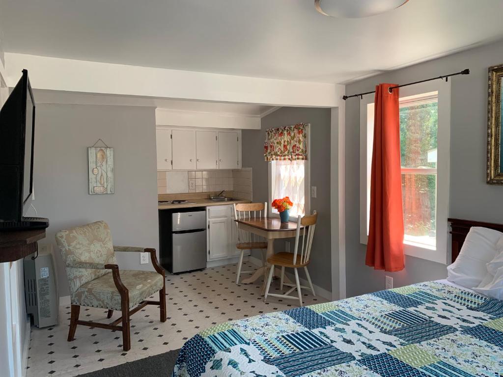 Northeaster Motel - image 7