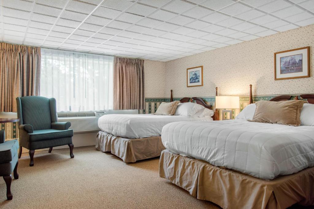 Coachman Inn - main image