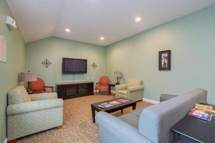 Coachman Inn - image 4