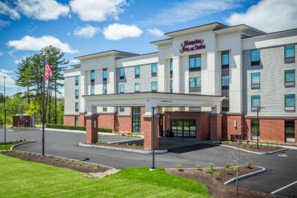 Hampton Inn & Suites Kittery - image 2