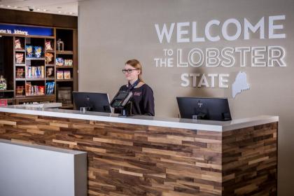 Hampton Inn & Suites Kittery - image 9