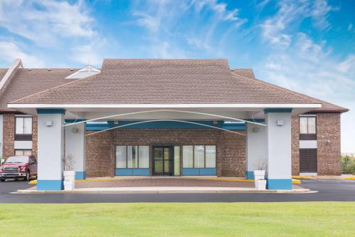 Baymont by Wyndham Kitty Hawk Outer Banks - main image