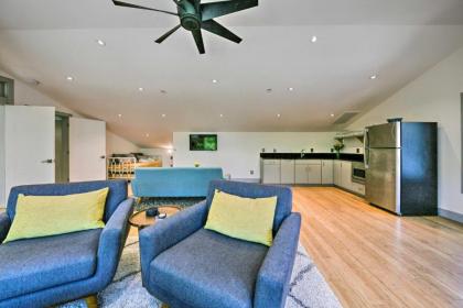 Modern Twist Apartment - 1 Mile to Beach! - image 13