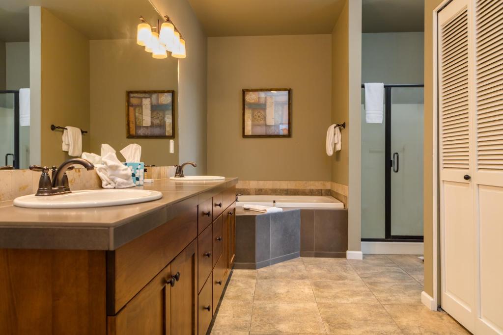 Running Y Vacation Rentals - image 2