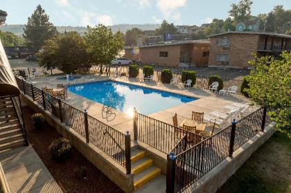 Cerulean Hotel - image 13
